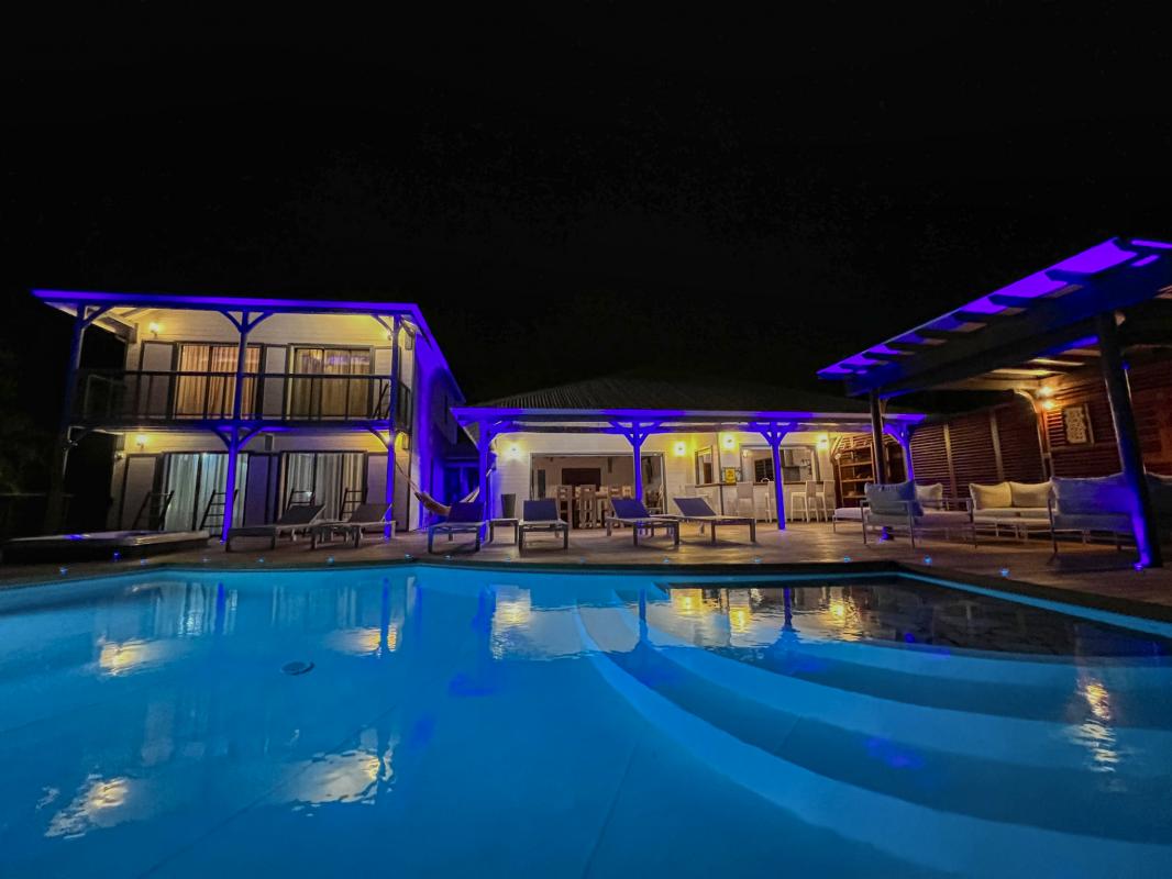 48.Location villa piscine Sainte Anne Guadeloupe_Terrasse Piscine Mer